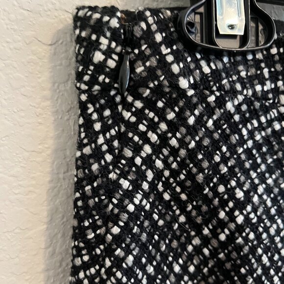 GAP Black /White A-line Tweed Classic Lined Skirt Size 4 Wool Blend Y2K Preppy - Picture 8 of 8